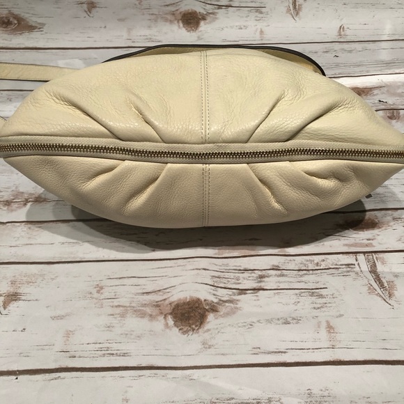 Vince Camuto Dean-Zip Compartment Pebbled Satchel - Picture 7 of 8